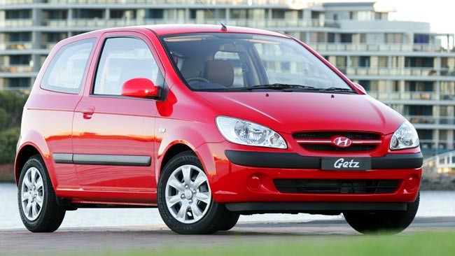 Hyundai Getz đời 2009-2010 màu trắng, một lựa chọn xe hatchback bền bỉ với giá xe ô tô cũ dưới 150 triệu đồng