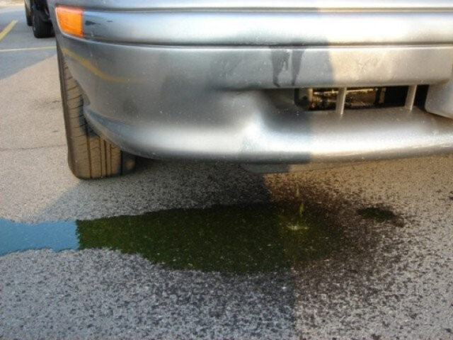 Kiểm tra và bảo dưỡng ô tô tại garage chuyên nghiệp
