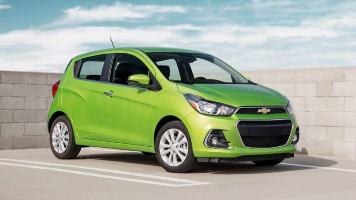 Xe ô tô 2 mini Chevrolet Spark Van