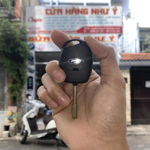 Thay thế và nâng cấp chìa khóa gập xe ô tô Ford Transit điều khiển điện
