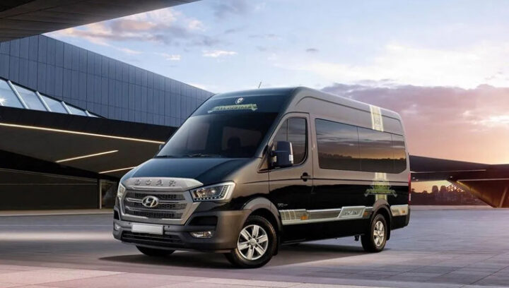 Cho thuê xe Dcar Limousine 7 chỗ đi lễ hội