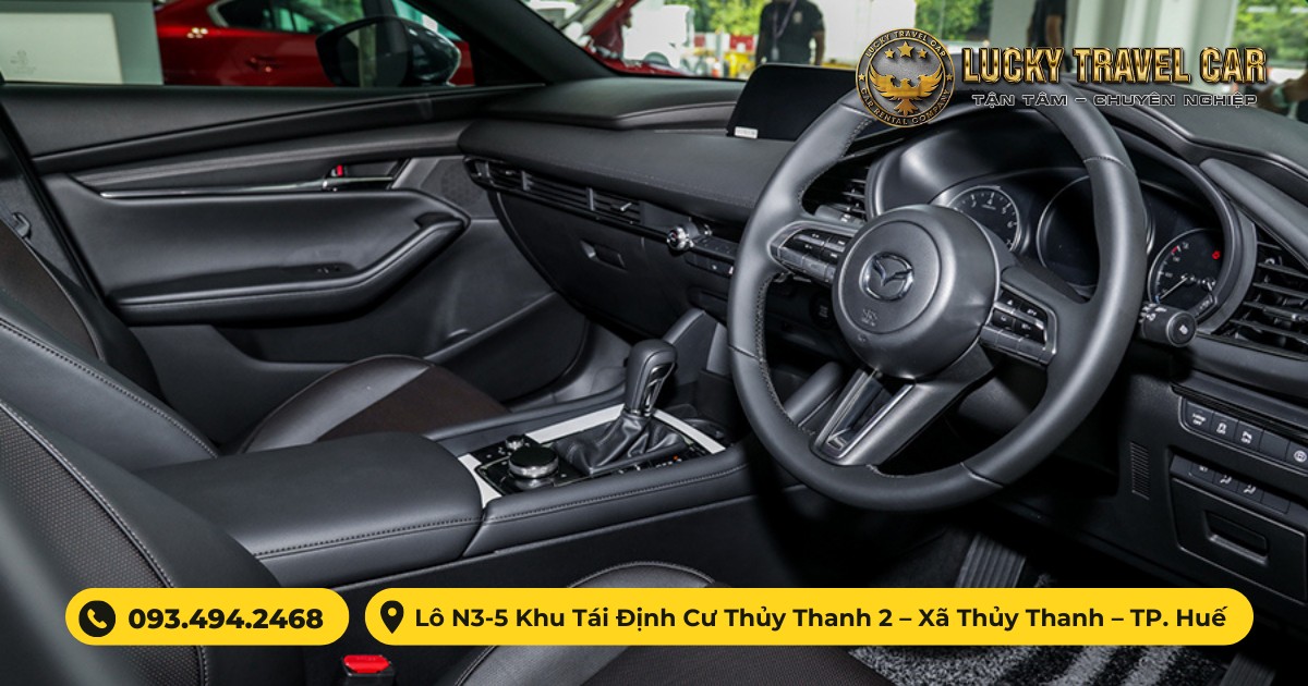 Nội thất sang trọng và tiện nghi của xe ô tô Mazda 3 với ghế da và màn hình giải trí
