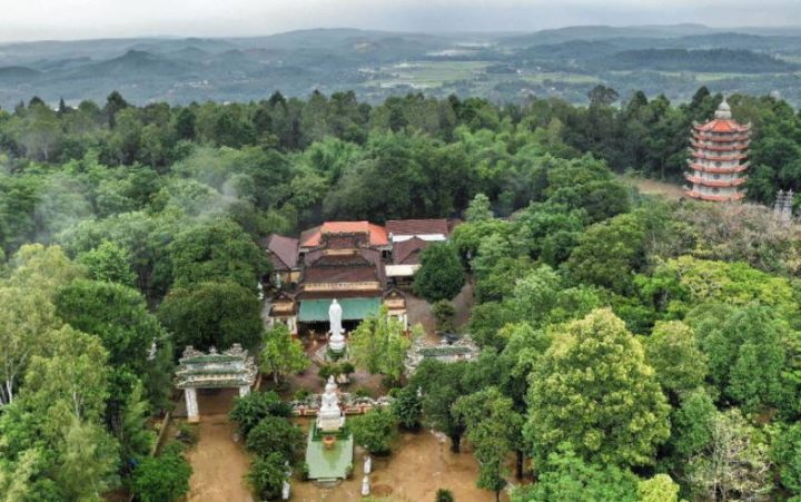 Vẻ đẹp cổ kính khi thuê xe ô tô đi Đà Nẵng và khám phá di tích