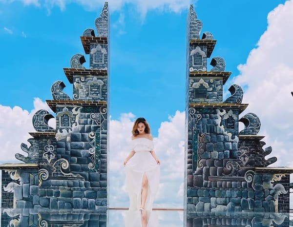 Cổng trời Bali Đà Lạt ấn tượng, điểm sống ảo hấp dẫn khi thuê xe ô tô tự lái