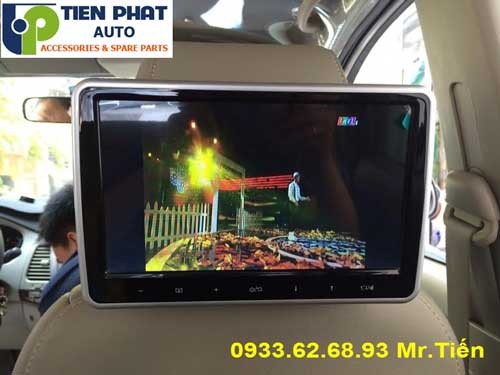 Hệ thống màn hình xe ô tô ghế sau kẹp gối mang lại tiện nghi cho hành khách