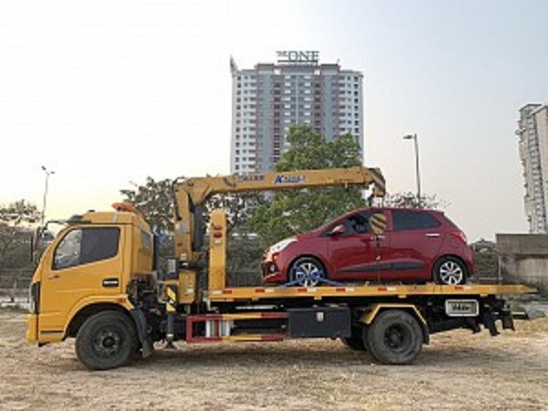 Dịch vụ cẩu kéo cứu hộ xe ô tô đảm bảo an toàn, không trầy xước