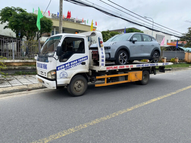 Cứu hộ xe ô tô Đà Nẵng kéo xe bị tai nạn