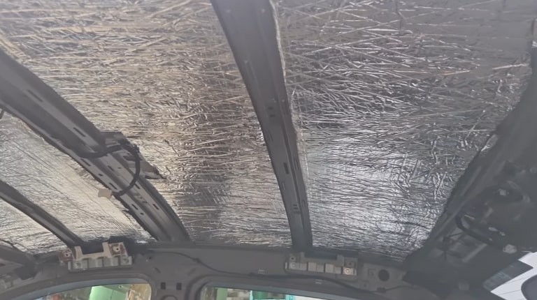 Lưu ý quan trọng khi lựa chọn vật liệu dán cách nhiệt trần xe ô tô