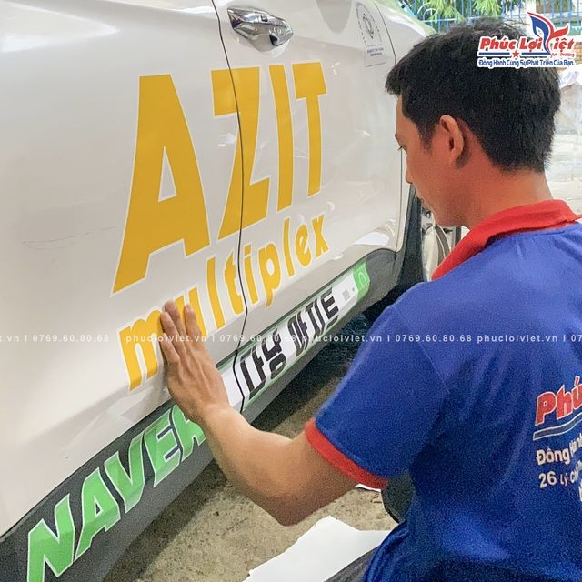 Dán decal là phương pháp đơn giản để trang trí, làm đẹp xe