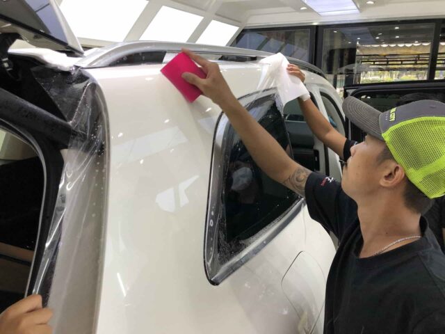 Phim PPF bảo vệ xe ô tô toàn diện, kéo dài công dụng của xe qua khả năng chống trầy xước và tăng độ bền bề mặt sơn