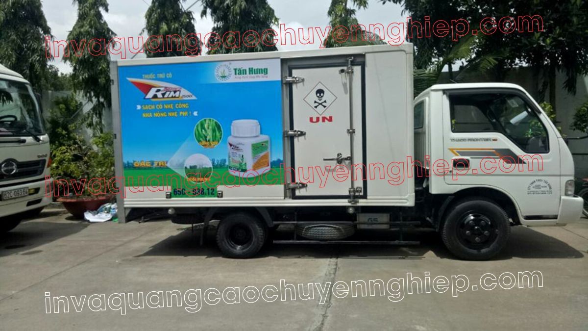 Quảng cáo trên thùng xe tải, biến không gian di chuyển thành bảng hiệu quảng cáo ấn tượng.