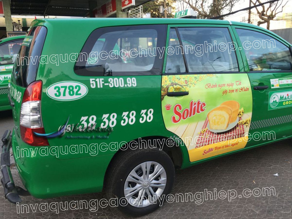 Dịch vụ dán decal xe hơi tem thể thao ô tô độ đẹp chuyên nghiệp, tăng tính thẩm mỹ cho xe.