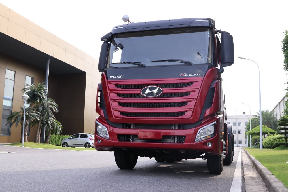 Đầu kéo Hyundai Xcient GT 40 tấn, một dòng xe ô tô chở hàng hạng nặng chuyên dụng