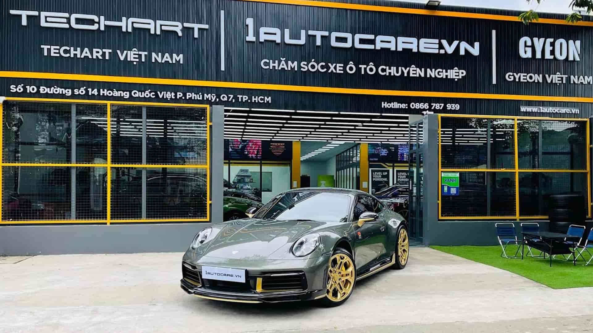 1AUTOCARE, một lựa chọn rửa xe ô tô quận 7 sang trọng, chuyên phục vụ các dòng xe cao cấp với dịch vụ chăm sóc tỉ mỉ.