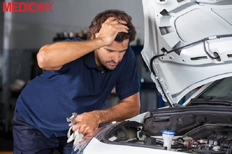 Dàn lạnh điều hòa ô tô bám đầy bụi bẩn và nấm mốc gây ra mùi hôi khó chịu cho xe