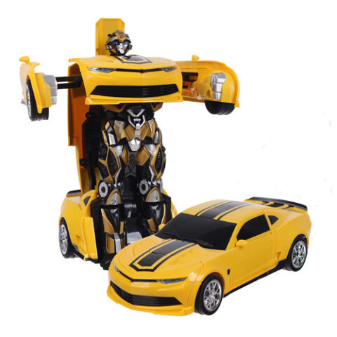 Robot biến hình từ ô tô với tư thế mạnh mẽ