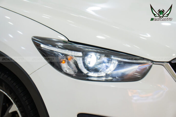 Hình ảnh trước và sau khi độ đèn LED trên xe ô tô Mazda CX5, tăng cường tầm nhìn