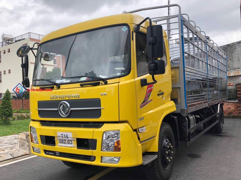 Tổng quan phía sau xe ô tô tải Hoàng Huy Dongfeng B190 thùng bạt