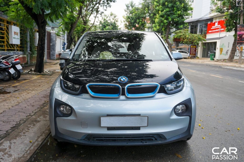 Nội thất của BMW i3, với vật liệu thân thiện môi trường và thiết kế hiện đại.