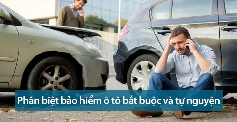 Hai chiếc ô tô trên đường, tượng trưng cho bảo hiểm tự nguyện và bắt buộc