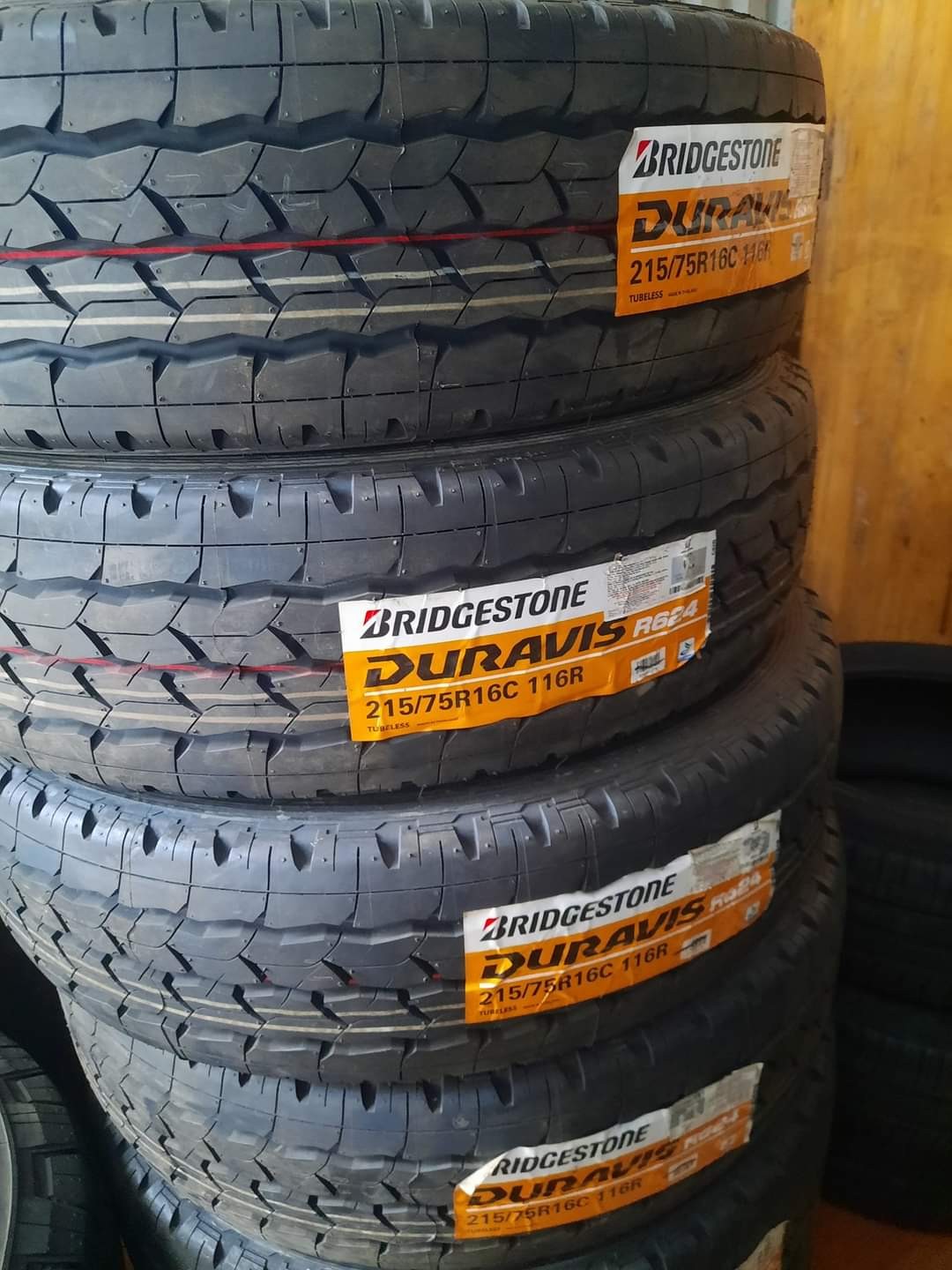 Lốp xe ô tô Bridgestone bền bỉ và ổn định