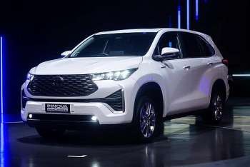 Nhận xe sau khi hoàn tất thủ tục trả góp xe ô tô Vios