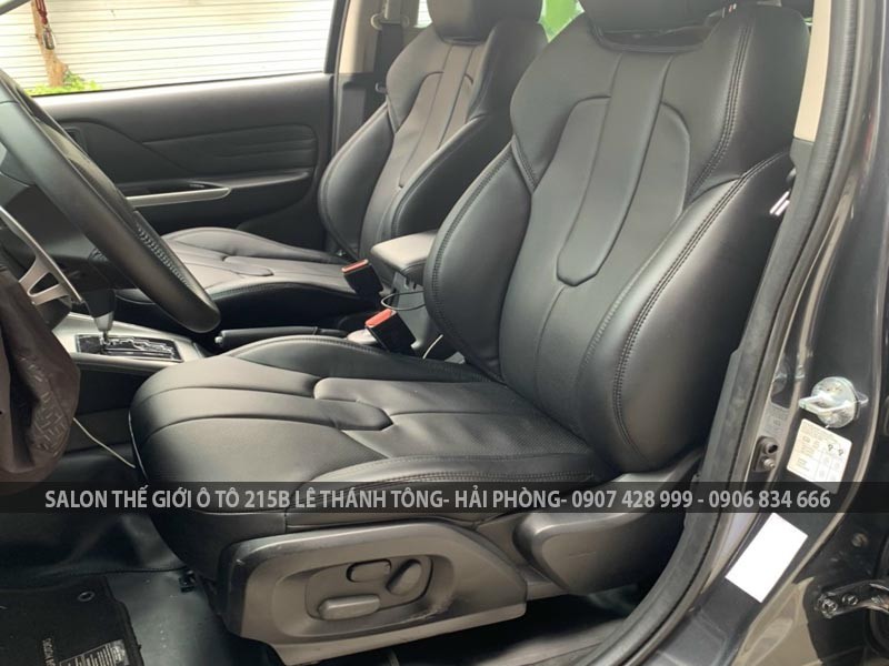 Nội thất xe ô tô với ghế da được nâng cấp từ ghế ô tô tháo xe
