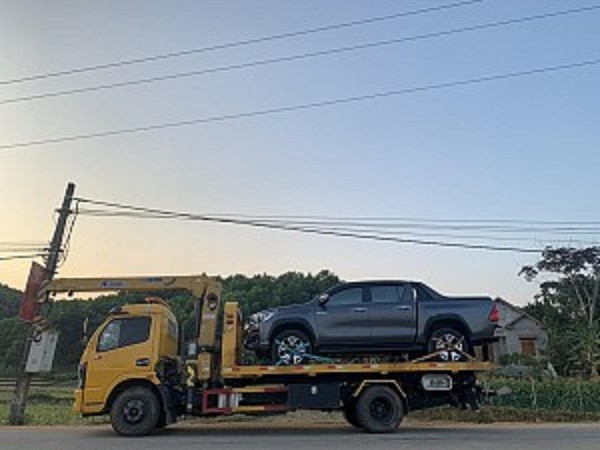 Cứu hộ xe ô tô ban đêm với bảng giá có thể cao hơn
