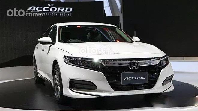 Hình ảnh chi tiết về Honda Accord với mức giá hấp dẫn.