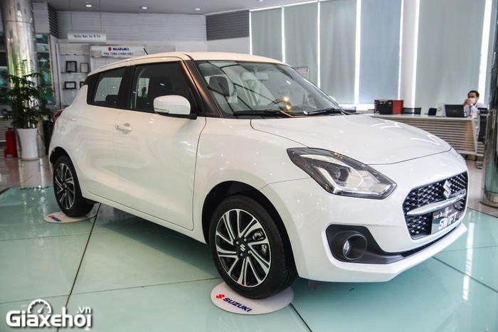 Suzuki Swift GLX 2022 màu trắng, ưu đãi và khuyến mãi hấp dẫn.