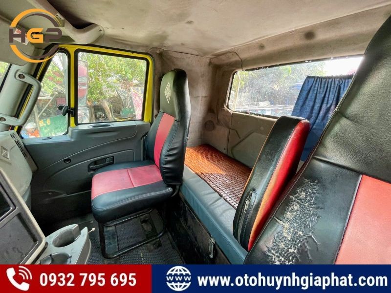 Giường nghỉ của xe đầu kéo Mỹ International 2014 cũ, không gian riêng tư trên xe ô tô cũ 2014