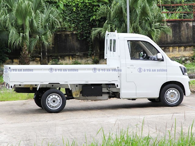 Nội thất cabin xe ô tô tải Veam 990kg, cung cấp không gian làm việc thoải mái