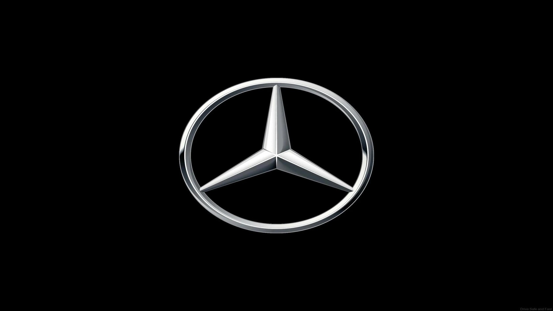 Hãng xe Mercedes-Benz, một trong những hãng xe ô tô lâu đời nhất thế giới, đại diện cho sự sang trọng
