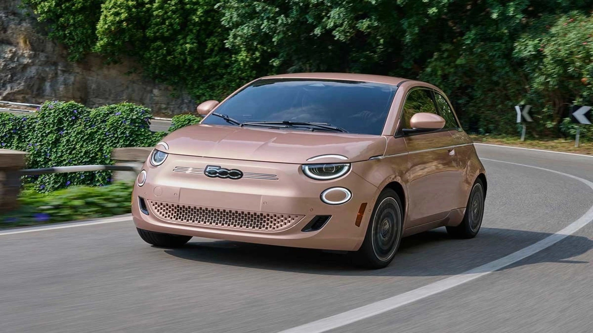 Xe ô tô Fiat, một trong những thương hiệu xe hơi lâu đời nhất thế giới, được thành lập năm 1899