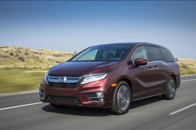 Honda Odyssey mang đến trải nghiệm lái đầm chắc, xứng đáng trong top xe ô tô tốt nhất