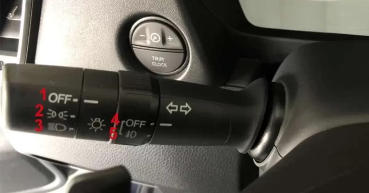 Công tắc điều khiển hệ thống đèn chiếu sáng và đèn sương mù trên xe ô tô Honda City