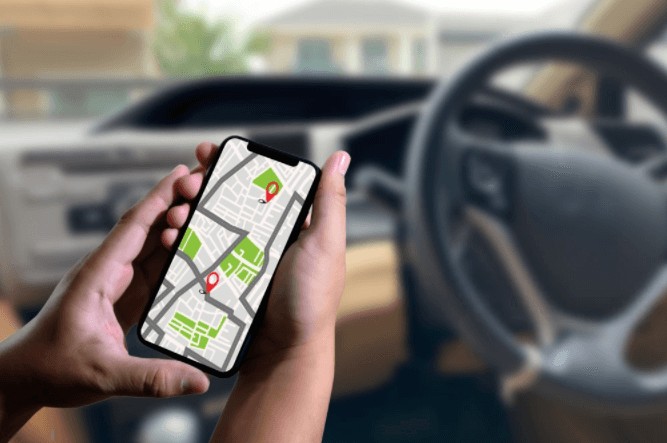 Màn hình hiển thị hệ thống định vị GPS trên xe ô tô