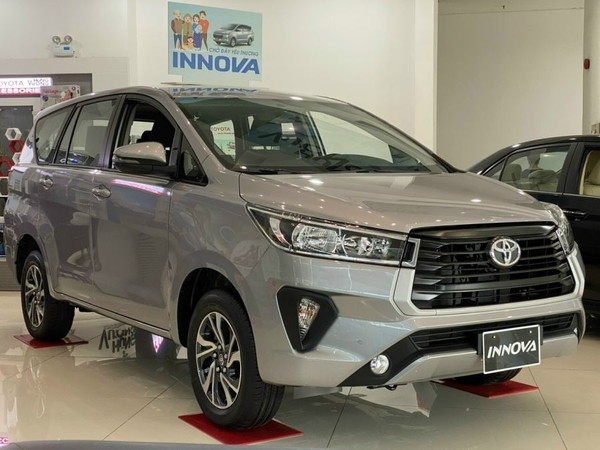 Nội thất tiện nghi của Toyota Innova E, một trong các mẫu xe 7 chỗ giá dưới 800 triệu