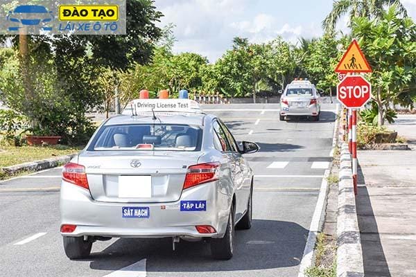 Học lái xe ô tô Thanh Hoá trên xe đời mới hiện đại