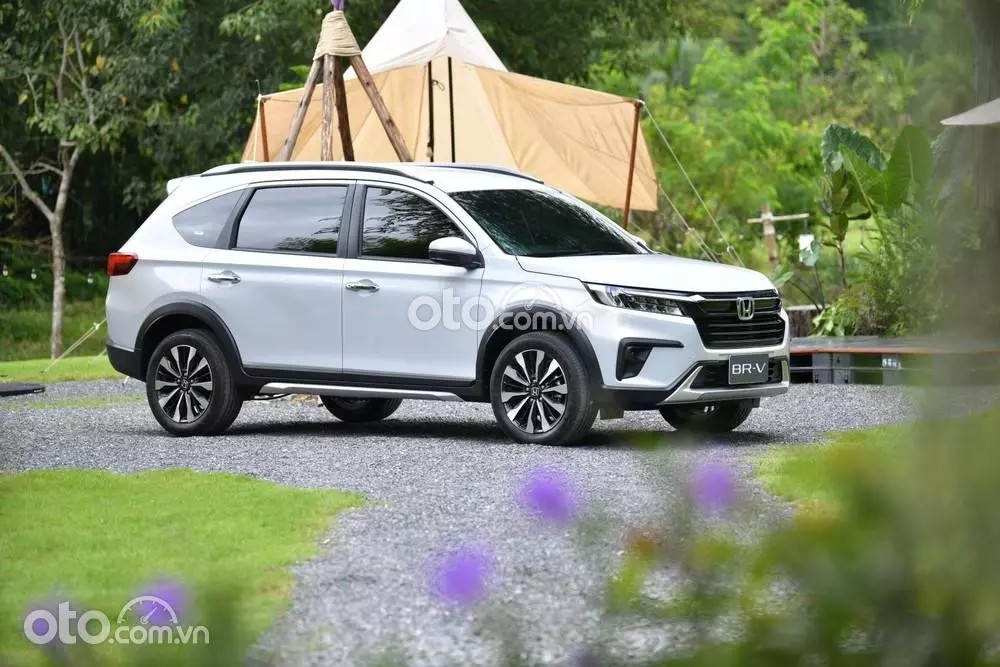 Giá xe Honda BR-V mới nhất với thiết kế hiện đại.