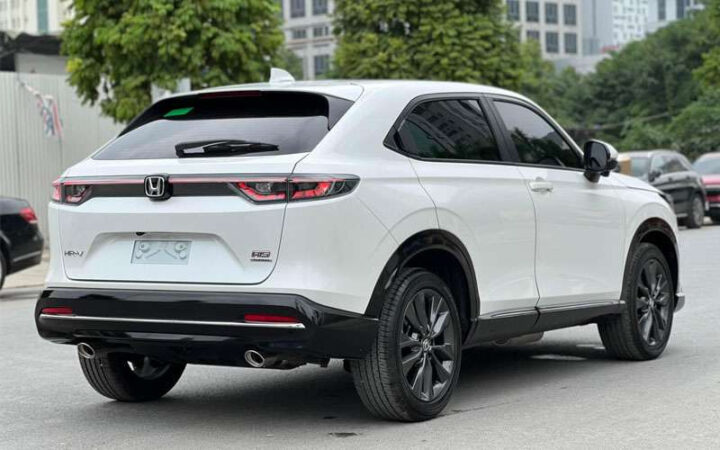 Đuôi xe Honda HR-V RS với thiết kế đèn hậu kéo dài độc đáo