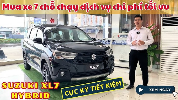 Khoang nội thất rộng rãi của một chiếc xe ô tô Suzuki 7 chỗ cũ, hiển thị các tiện nghi.