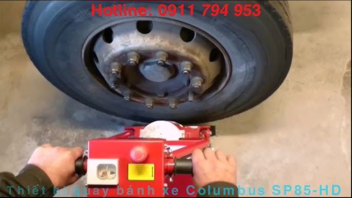Bánh xe ô tô có mùi khét có thể do ổ trục bị mòn
