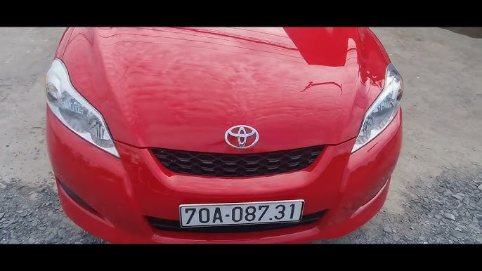 Hình ảnh chi tiết phần thân xe Matrix màu đỏ, cho thấy thiết kế cứng cáp và các đường nét khí động học.
