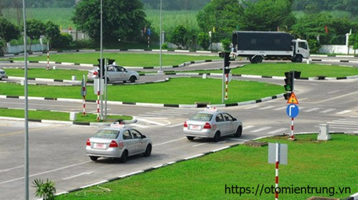 Các bài thi sa hình lái xe ô tô và kinh nghiệm thực hành