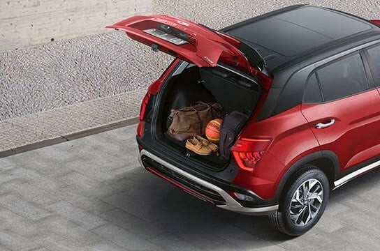 Ghế da cao cấp của Hyundai Creta mang lại sự thoải mái, một phần của giá xe ô tô Creta