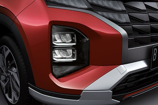 Đèn chiếu sáng LED hiện đại trên Hyundai Creta phiên bản cao cấp, xem xét giá xe ô tô Creta