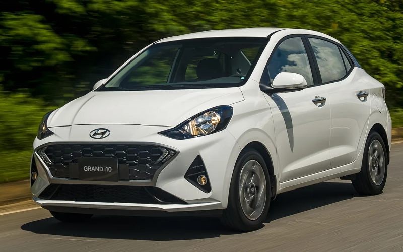 Hyundai Grand i10, một trong những lựa chọn xe ô tô gia đình 5 chỗ hạng A với thiết kế trẻ trung và nội thất rộng rãi