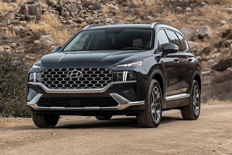 Hyundai Santa Fe với thiết kế mạnh mẽ và hiện đại