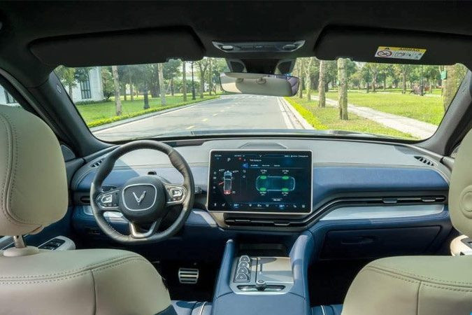 Hàng ghế sau VinFast VF 9 với không gian rộng rãi và tiện ích cao cấp
